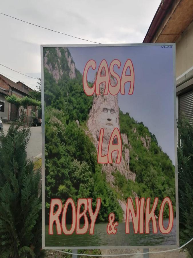 La Roby Si Niko Hotell Dubova Eksteriør bilde